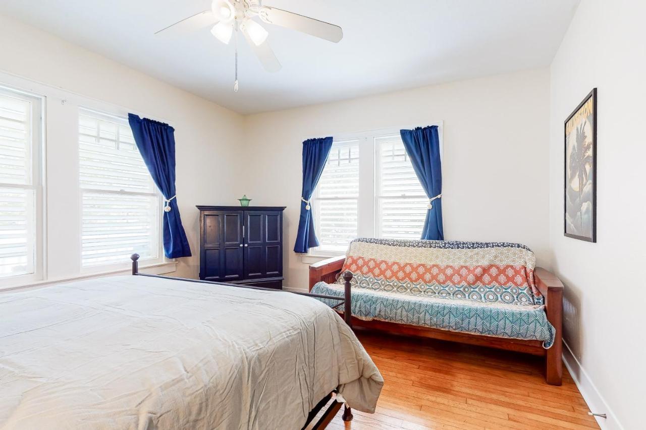 Sea Glass Cottage Galveston Exterior photo